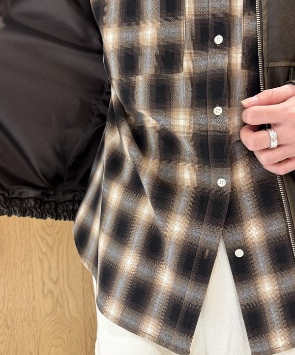 マツミヤさんの「BEAMS WOMEN｜オンブレチェック ビッグ シャツ」を使ったコーディネート