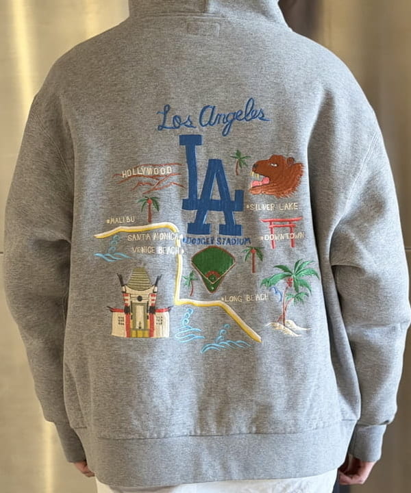 うえきんぐさんの「【別注】テーラー東洋 / ZIPUP HOODIE」を使ったコーディネート