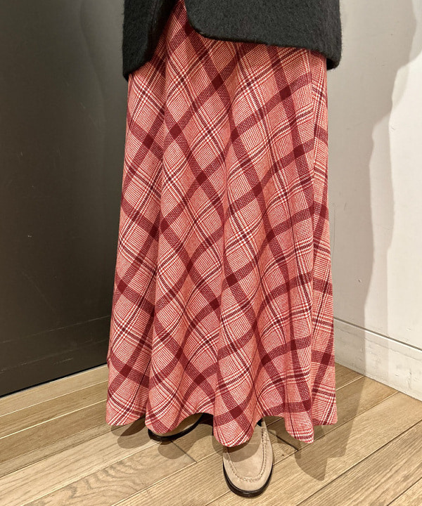 早川 萌子さんの「BEAMS WOMEN｜モヘヤループ シャギー ジャケット」を使ったコーディネート