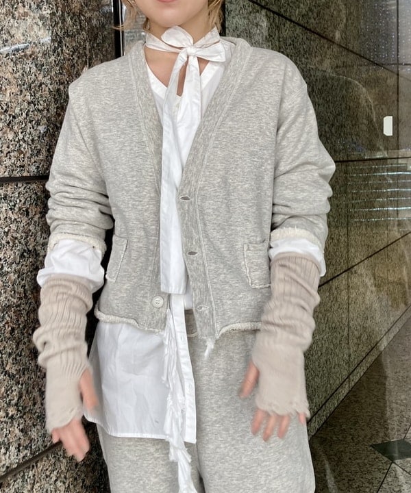 小原 もこさんの「BEAMS WOMEN｜maturely / ダメージ アームウォーマー」を使ったコーディネート