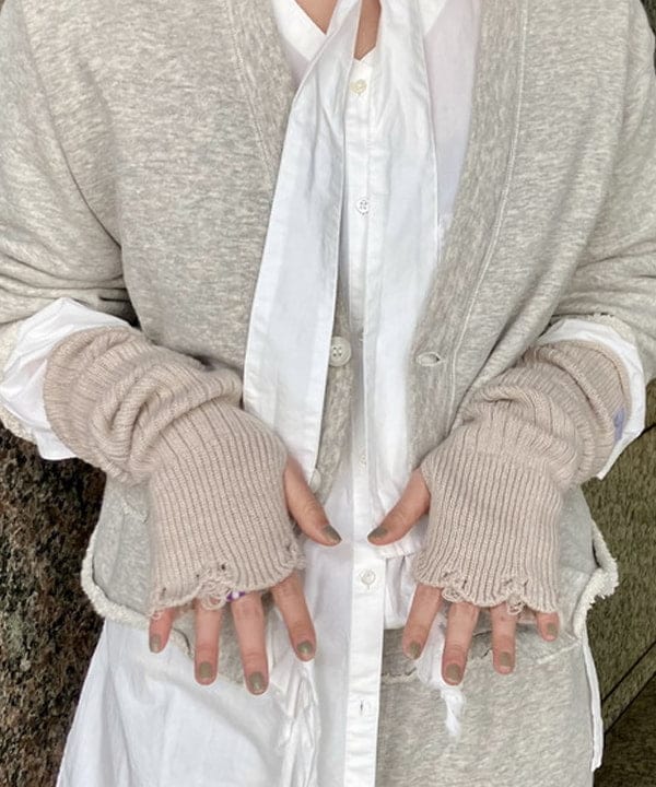 小原 もこさんの「BEAMS WOMEN｜maturely / ダメージ アームウォーマー」を使ったコーディネート