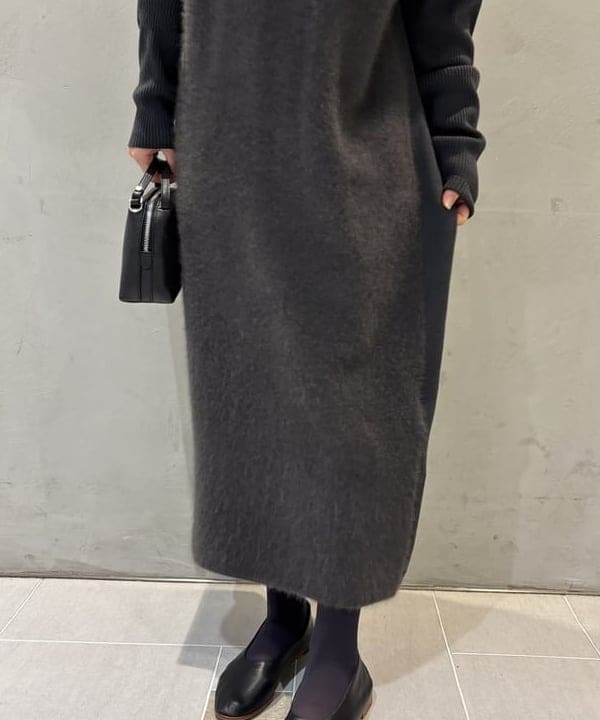 野村 美紅さんの「BEAMS WOMEN｜フラッフィ クルーネック ニット ワンピース」を使ったコーディネート