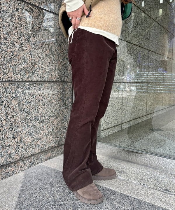 サイトウ　トモミさんの「BEAMS WOMEN｜THE NORTH FACE / ヌプシ ベスト」を使ったコーディネート