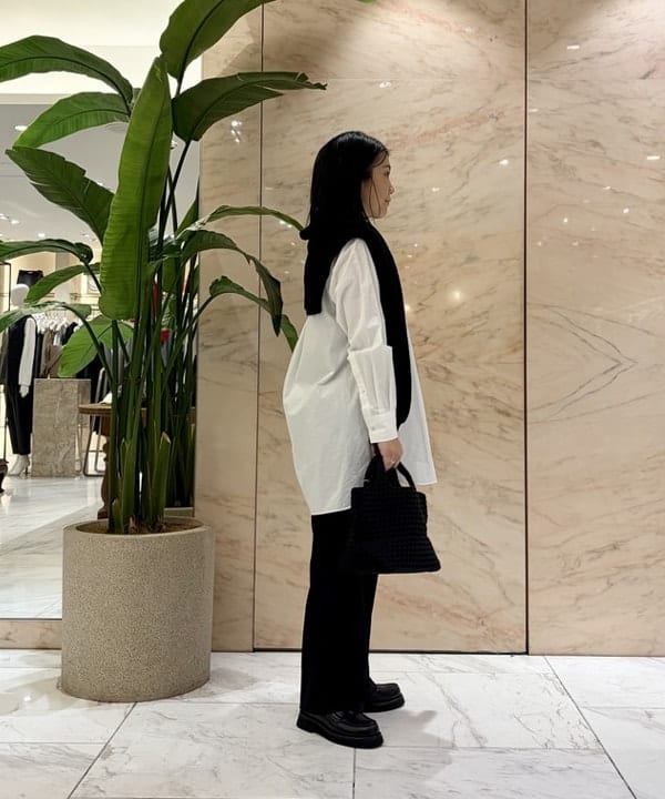 小笠原 楓さんの「BEAMS WOMEN｜【別注】:colon / ツイル シャツ」を使ったコーディネート