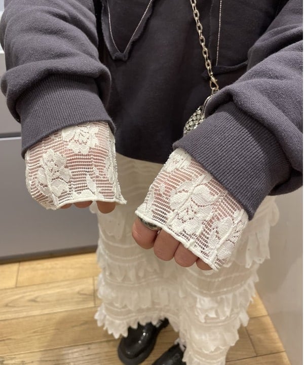 chikaさんの「BEAMS WOMEN｜blicenscell / ビジュー バッグ」を使ったコーディネート