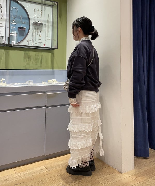 chikaさんの「BEAMS WOMEN｜blicenscell / ビジュー バッグ」を使ったコーディネート