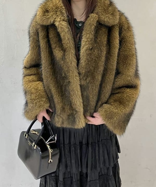 CHIHIROさんの「BEAMS WOMEN｜フェイクファー ショート ブルゾン」を使ったコーディネート