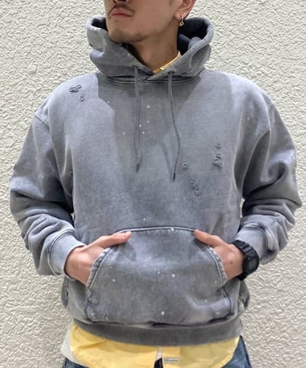 Lazzyさんの「ワイドショートフィット ダメージ フーディ」を使ったコーディネート
