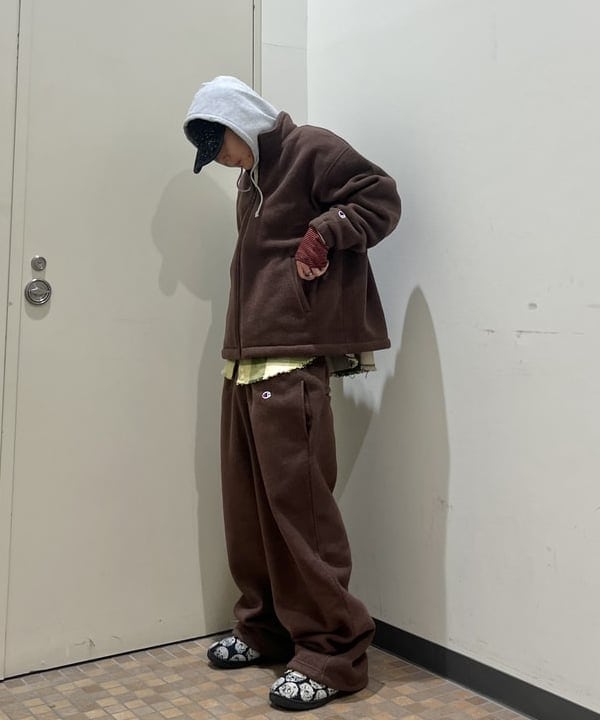 菊田 悠さんの「BEAMS WOMEN｜【別注】Champion / Fleece Stand Zip Jacket」を使ったコーディネート