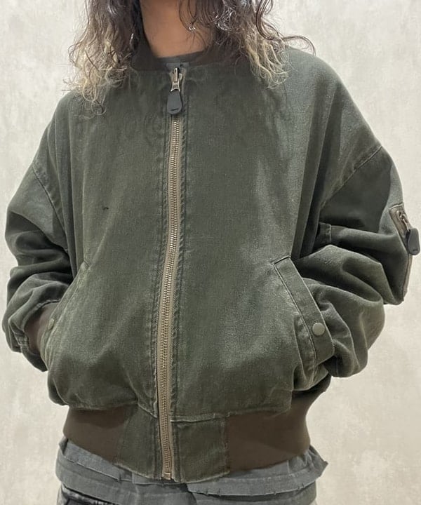 菊田 悠さんの「BEAMS WOMEN｜リバーシブル フェード ボンバー ジャケット」を使ったコーディネート