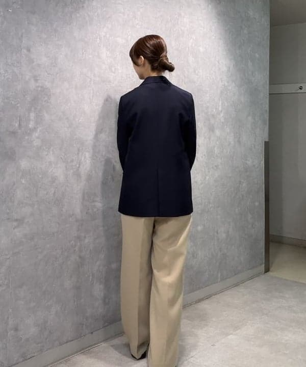 茂野 真楓さんの「BEAMS WOMEN｜ドライギャバジン ６ボタン ダブルジャケット」を使ったコーディネート