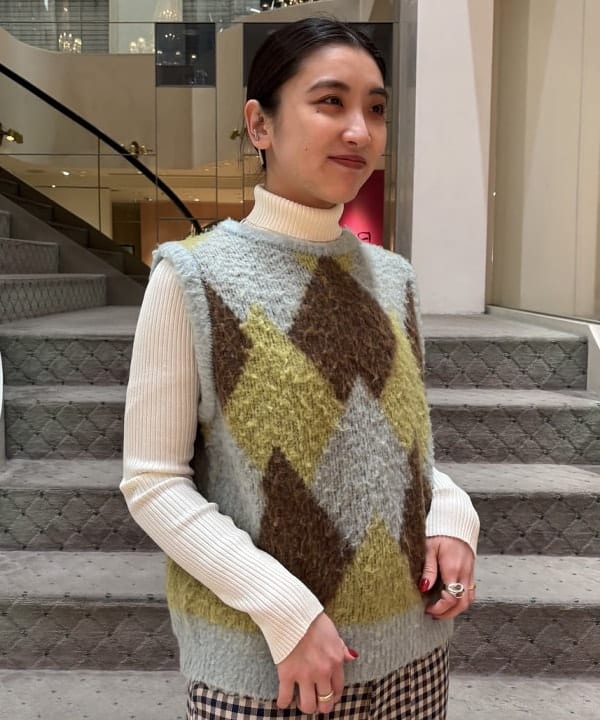 ちりこさんの「BEAMS WOMEN｜14ゲージ リブ タートル ネック ニット」を使ったコーディネート