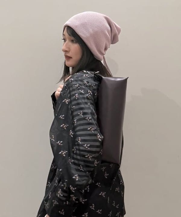 松本 佳菜子さんの「BEAMS WOMEN｜ワイド 2WAY バッグ」を使ったコーディネート