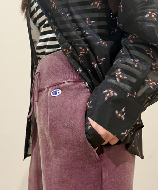 松本 佳菜子さんの「BEAMS WOMEN｜ワイド 2WAY バッグ」を使ったコーディネート