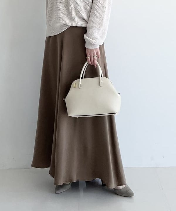 関 桂子さんの「BEAMS WOMEN｜PUNTI. / WALTZ ハンドバッグ」を使ったコーディネート