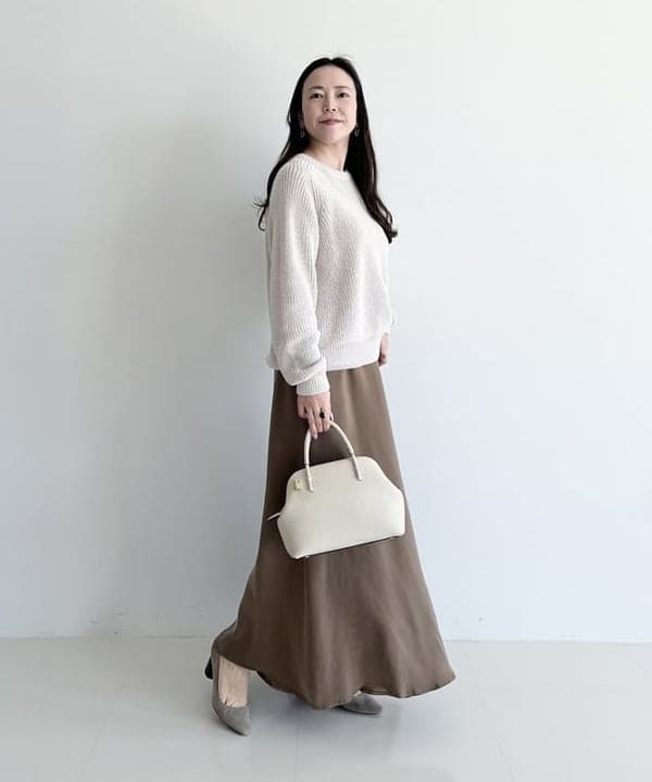 関 桂子さんの「BEAMS WOMEN｜PUNTI. / WALTZ ハンドバッグ」を使ったコーディネート