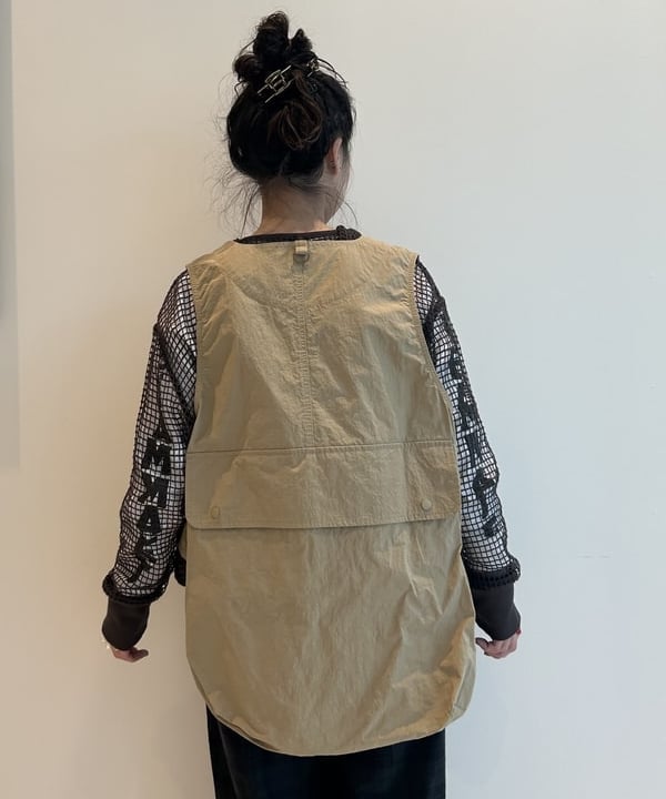 清水 彩乃さんの「BEAMS WOMEN｜ナイロン フィッシング ベスト」を使ったコーディネート