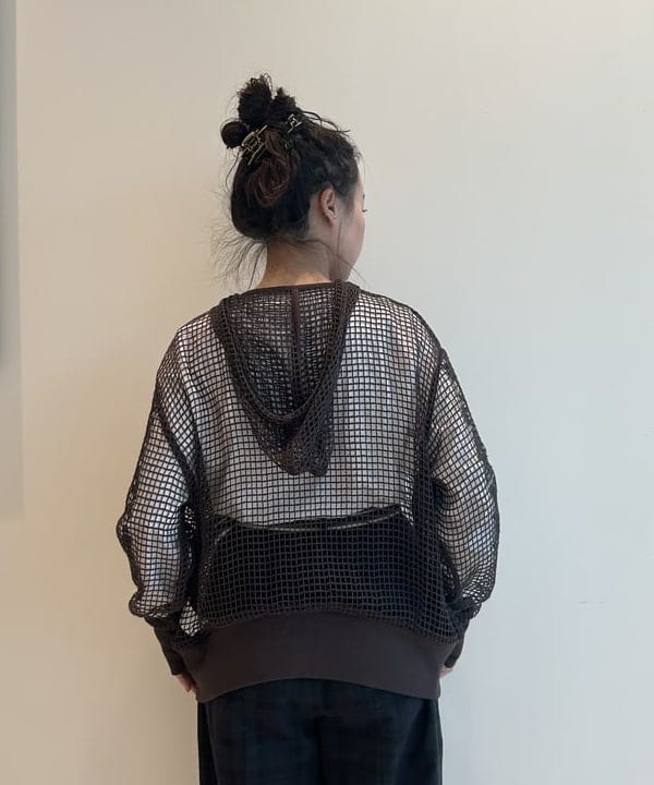 清水 彩乃さんの「BEAMS WOMEN｜ナイロン フィッシング ベスト」を使ったコーディネート