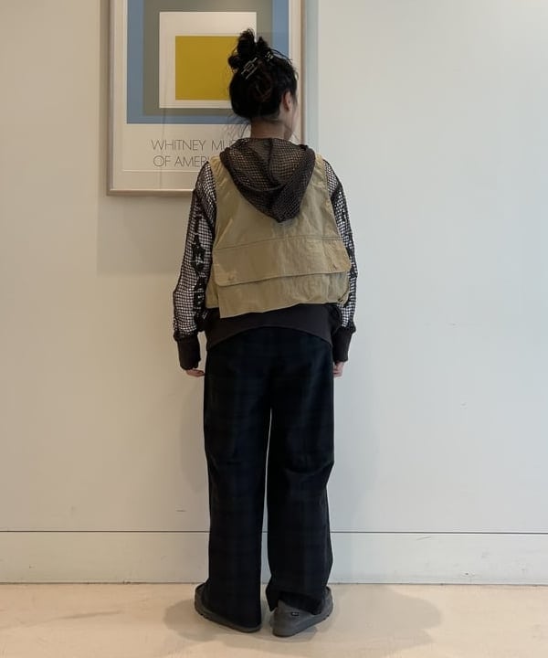 清水 彩乃さんの「BEAMS WOMEN｜ナイロン フィッシング ベスト」を使ったコーディネート