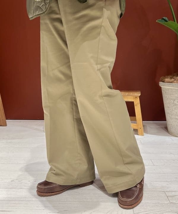 エノモト アミさんの「BEAMS WOMEN｜ソロテックス M-65 パーカ」を使ったコーディネート