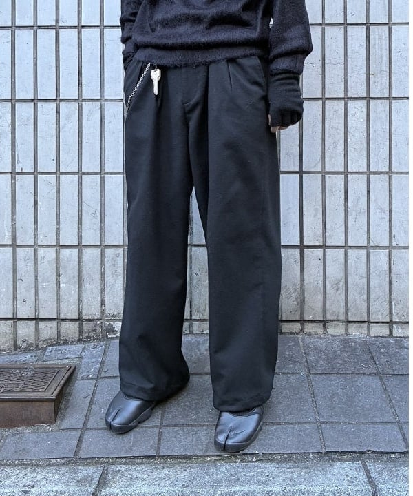 森田 倫太郎さんの「BEAMS WOMEN｜リラックスフィット 5ゲージ ノルディック シャギー ニット」を使ったコーディネート