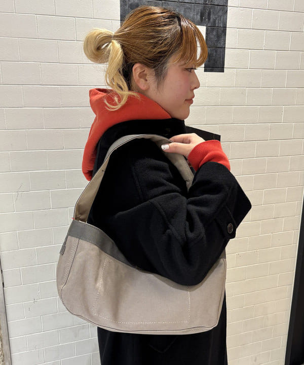 大石彩可さんの「BEAMS WOMEN｜スタンドカラー ダブル コート」を使ったコーディネート