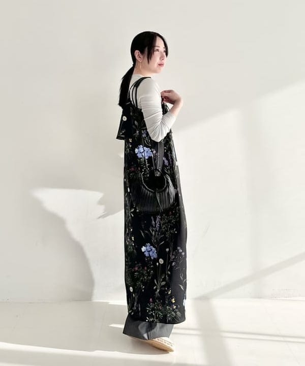 大川 美咲さんの「BEAMS WOMEN｜【別注】TICCA / フラワー プリント キャミワンピース」を使ったコーディネート