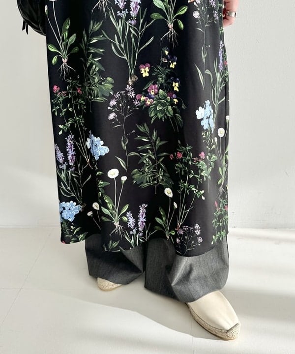 大川 美咲さんの「BEAMS WOMEN｜【別注】TICCA / フラワー プリント キャミワンピース」を使ったコーディネート