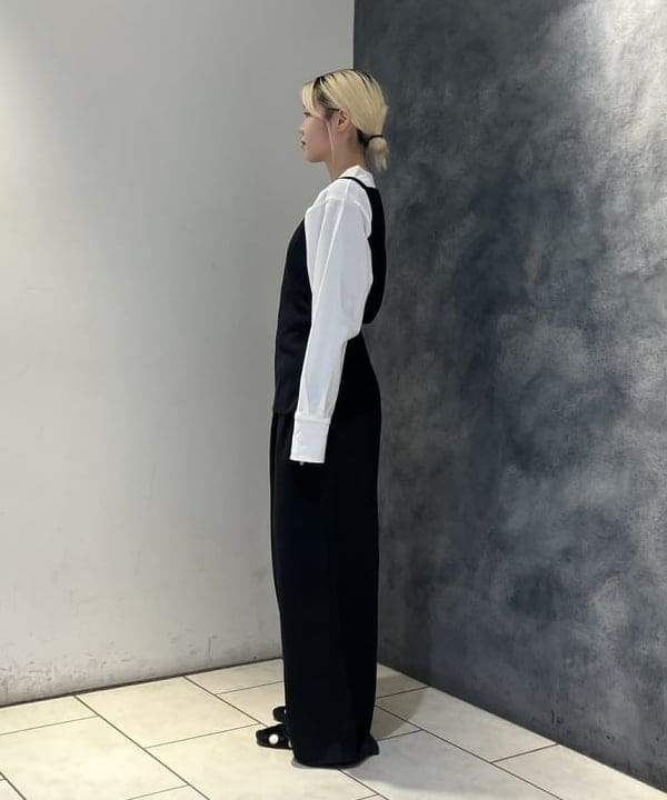 菜月さんの「BEAMS WOMEN｜コットンキュプラ ラウンドヘム ロングスリーブ Tシャツ」を使ったコーディネート