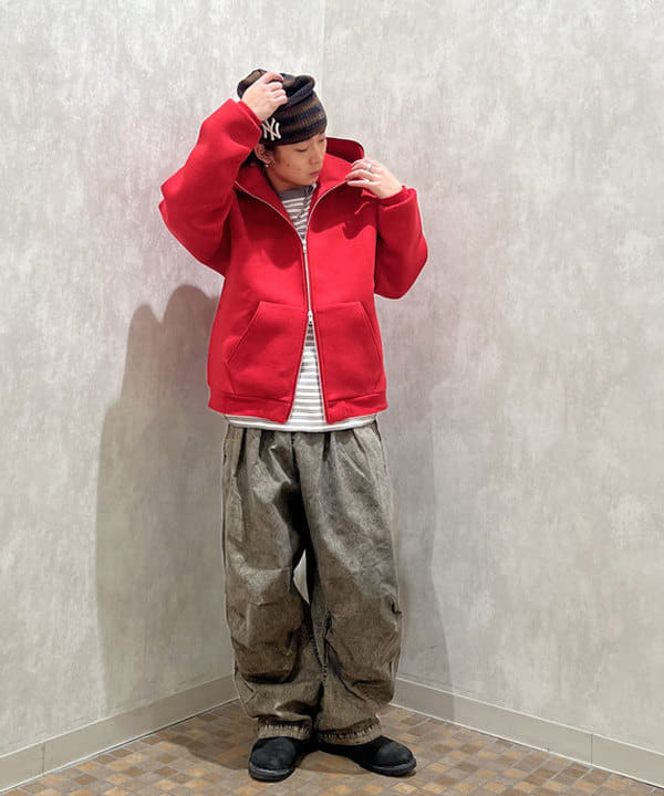 菊田 悠さんの「BEAMS WOMEN｜フルフェイス ジップアップ フーディ 【ワイドショートフィット】」を使ったコーディネート