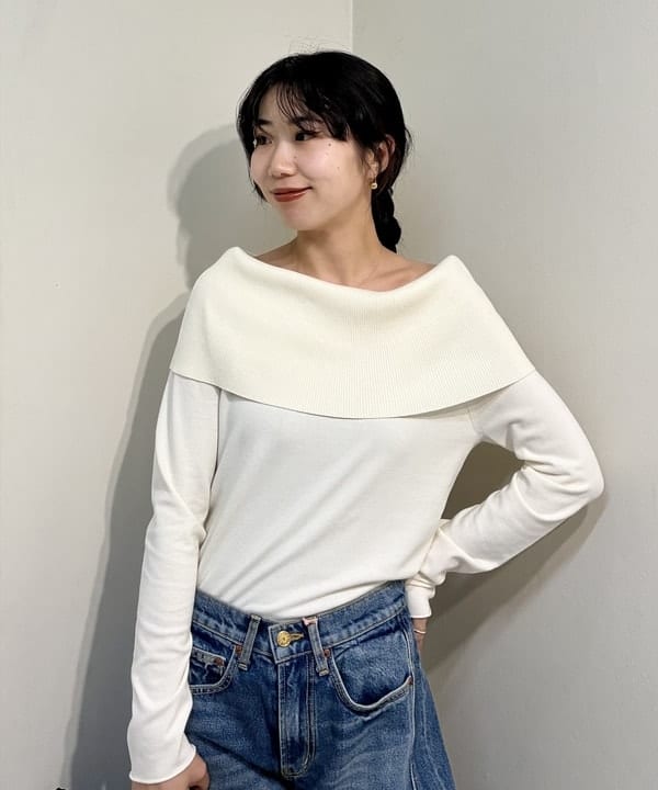 中丸　栞さんの「BEAMS WOMEN｜レーヨン ポリエステル オフショルダー プルオーバー ニット」を使ったコーディネート