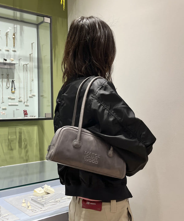 神坂 莉子さんの「BEAMS WOMEN｜ギャザー アーム MA-1」を使ったコーディネート