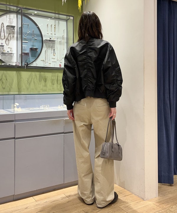 神坂 莉子さんの「BEAMS WOMEN｜ギャザー アーム MA-1」を使ったコーディネート