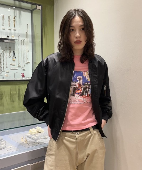 神坂 莉子さんの「BEAMS WOMEN｜ギャザー アーム MA-1」を使ったコーディネート