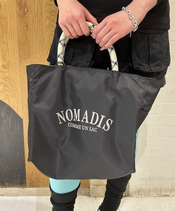 桃羽さんの「BEAMS WOMEN｜TAN / カシミヤ ストライプ スカーフベスト」を使ったコーディネート