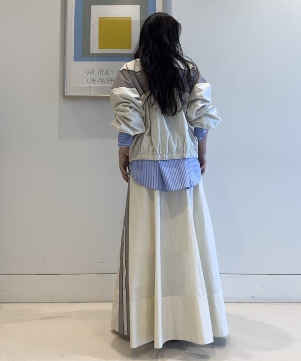 須賀さんの「BEAMS WOMEN｜カラー ブロック トラック ジャケット」を使ったコーディネート