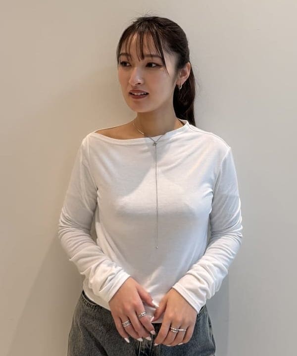 松本 佳菜子さんの「BEAMS WOMEN｜アシメ ネック ドレープ」を使ったコーディネート