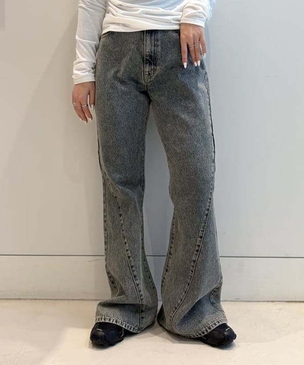 松本 佳菜子さんの「BEAMS WOMEN｜アシメ ネック ドレープ」を使ったコーディネート