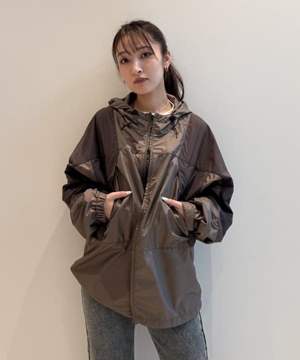 松本 佳菜子さんの「BEAMS WOMEN｜アシメ ネック ドレープ」を使ったコーディネート