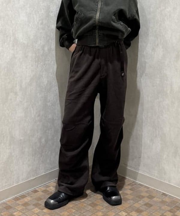 配島 孝明さんの「BEAMS WOMEN｜リバーシブル フェード ボンバー ジャケット」を使ったコーディネート