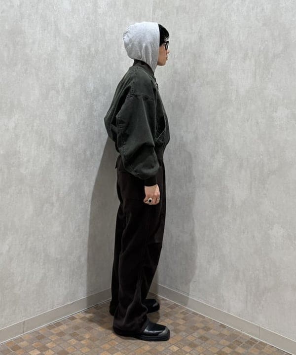 配島 孝明さんの「BEAMS WOMEN｜リバーシブル フェード ボンバー ジャケット」を使ったコーディネート