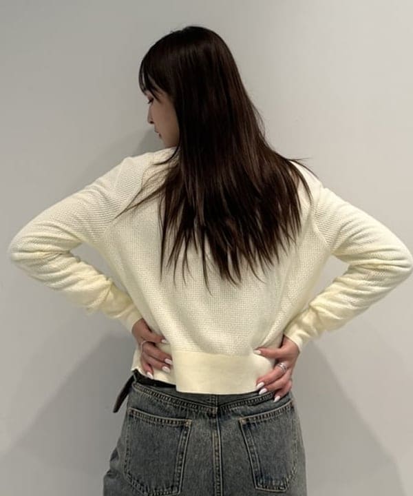 松本 佳菜子さんの「BEAMS WOMEN｜【別注】FRED PERRY / RIB-KNITTED CARDIGAN」を使ったコーディネート