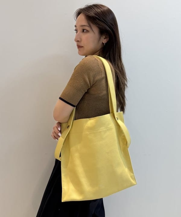 松本 佳菜子さんの「BEAMS WOMEN｜BEAURE &times; Ray BEAMS / 別注 2WAY バッグ」を使ったコーディネート