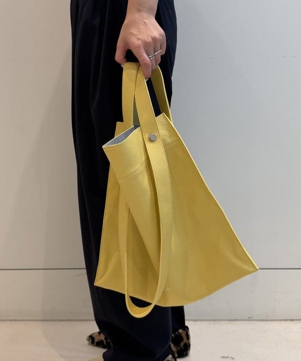 松本 佳菜子さんの「BEAMS WOMEN｜BEAURE &times; Ray BEAMS / 別注 2WAY バッグ」を使ったコーディネート