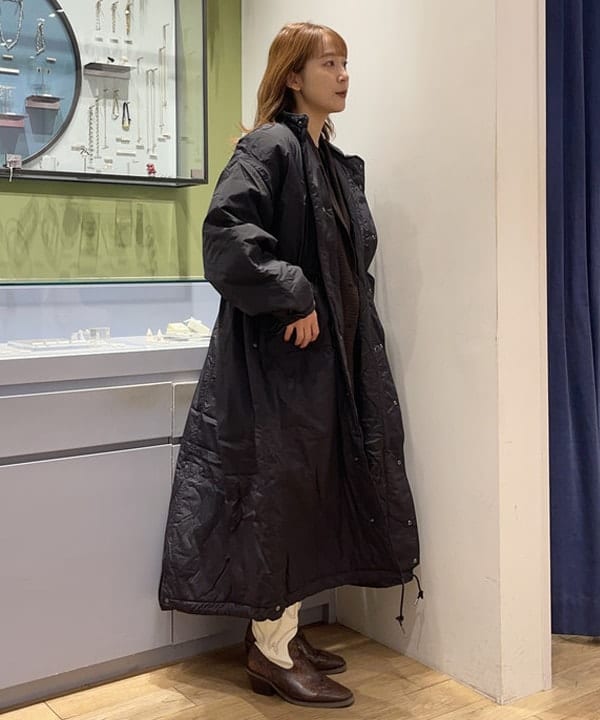 大木さんの「BEAMS WOMEN｜ベロア ワイド スウェット パンツ」を使ったコーディネート