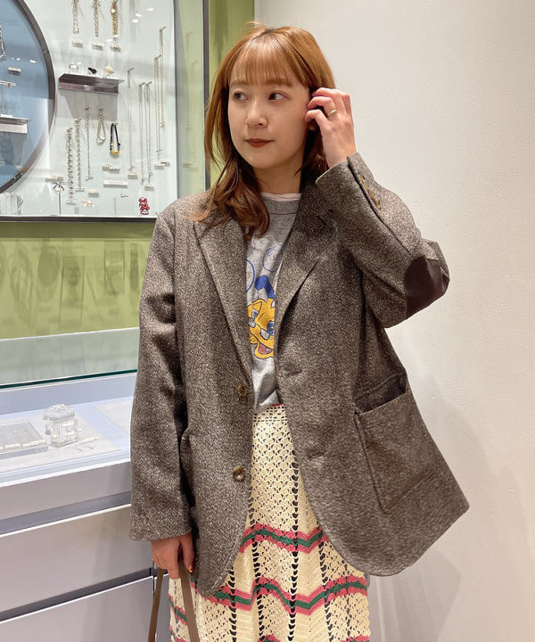 大木さんの「BEAMS WOMEN｜ツイード スリーボタン ビッグジャケット」を使ったコーディネート
