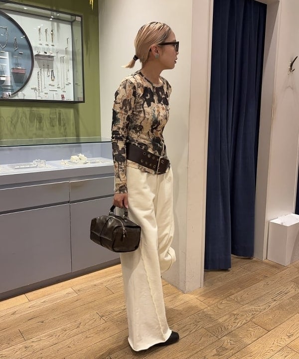 山本 里南さんの「BEAMS WOMEN｜フェード シーム バッグ」を使ったコーディネート