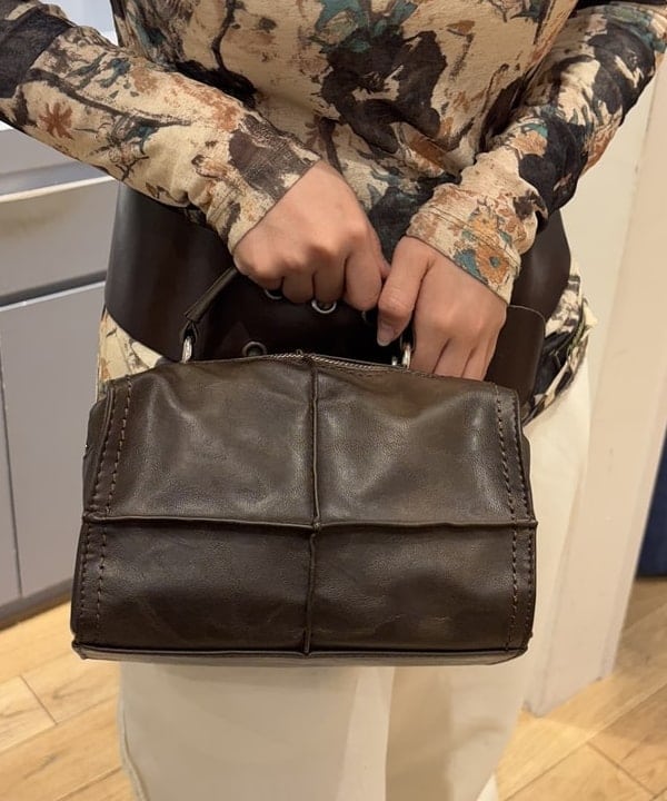 山本 里南さんの「BEAMS WOMEN｜フェード シーム バッグ」を使ったコーディネート