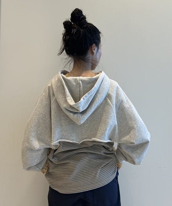 清水 彩乃さんの「BEAMS WOMEN｜THREE POTATO FOUR / 缶バッジ 4pcs」を使ったコーディネート