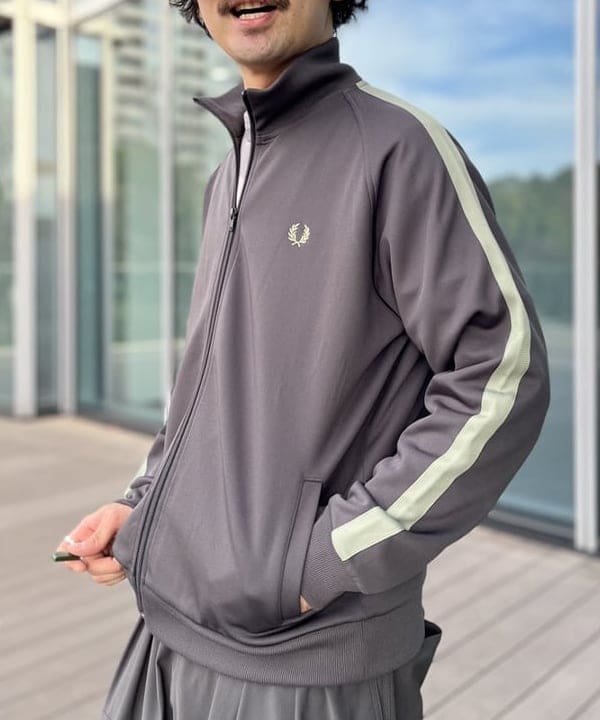 BAKU(東江 漠)さんの「BEAMS WOMEN｜【別注】FRED PERRY / トラックジャケット」を使ったコーディネート